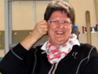 IMG 3794  Leicht verwackelt, aber die Aussage kommt trotzdem, dass die Moderne Frau sich immer und überall stylt